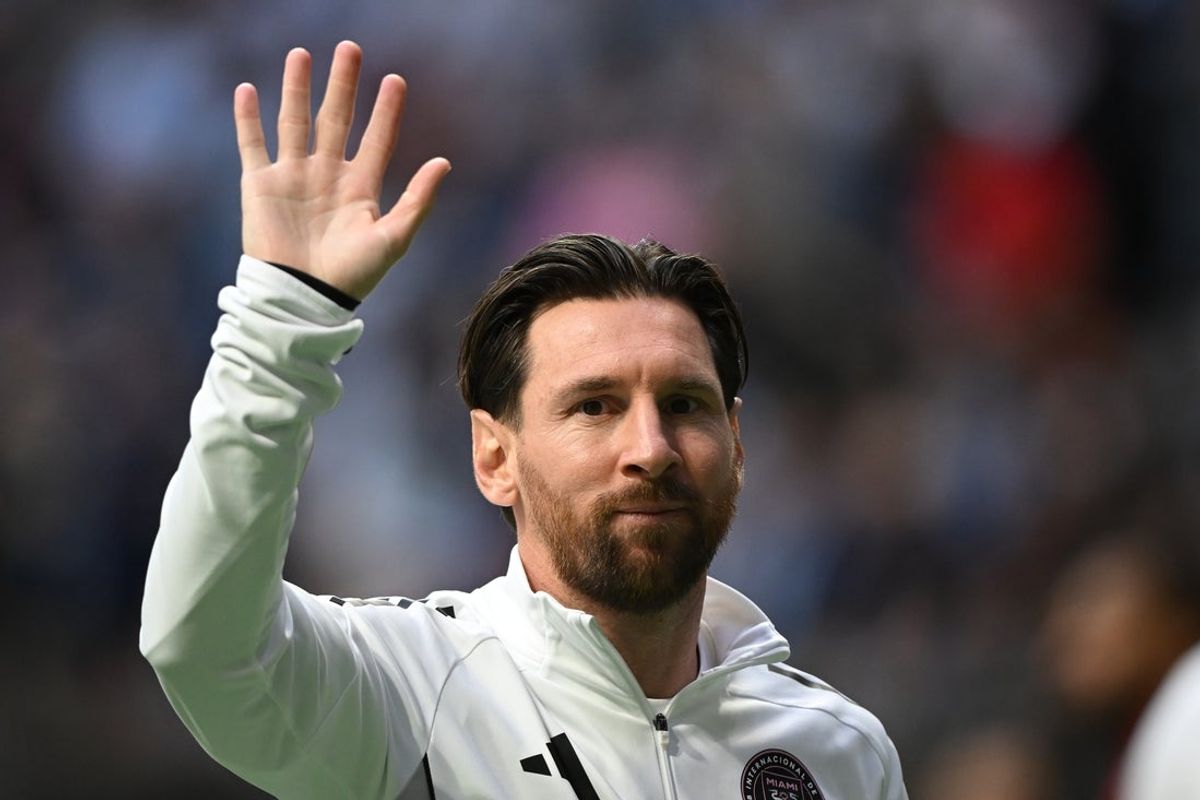 Apr 24, 2025; Vancouver, British Columbia, CAN;  Inter Miami SC forward Lionel Messi (10) waves during warm up prior to the first half against the Vancouver Whitecaps FC at BC Place. Mandatory Credit: Anne-Marie Sorvin-Imagn Images