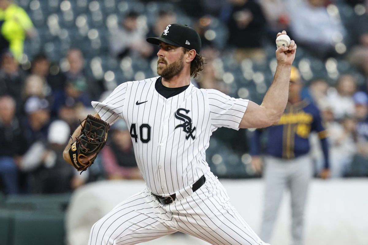 Apr 29, 2025; Chicago, Illinois, USA; Chicago White Sox starting pitcher Tyler Gilbert (40) delivers a pitch against the Milwaukee Brewers during the first inning at Rate Field. Mandatory Credit: Kamil Krzaczynski-Imagn Images