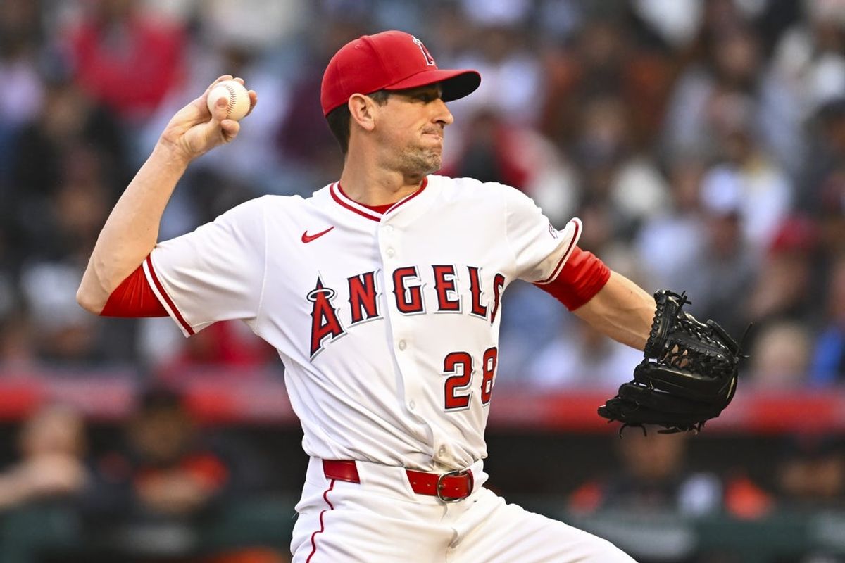 May 3, 2025; Anaheim, California, USA; Los Angeles Angels starting pitcher Kyle Hendricks (28) throws a pitch against the Detroit Tigers during the first inning at Angel Stadium. Mandatory Credit: Jonathan Hui-Imagn Images