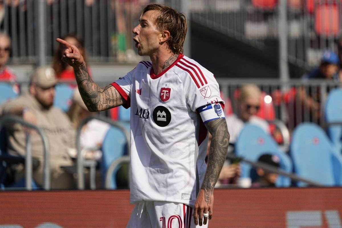 May 10, 2025; Toronto, Ontario, CAN; Toronto FC forward Federico Bernardeschi (10) reacts to an officials call during the first half against D.C. United at BMO Field. Mandatory Credit: John E. Sokolowski-Imagn Images
