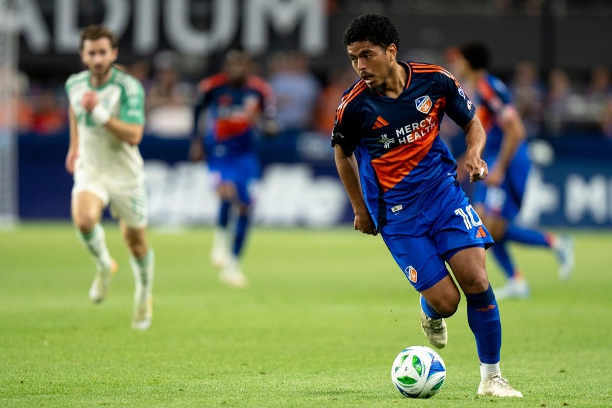 FC Cincinnati midfielder Evander (10) handles the ball in the Second half of the MLS match at TQL Stadium in Cincinnati on Saturday, May 10, 2025.