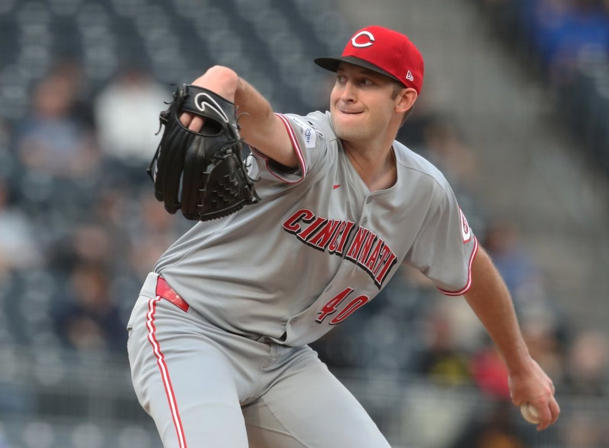May 19, 2025; Pittsburgh, Pennsylvania, USA;  Cincinnati Reds starting pitcher Nick Lodolo (40) delivers a pitch against the Pittsburgh Pirates during the first inning at PNC Park. Mandatory Credit: Charles LeClaire-Imagn Images
