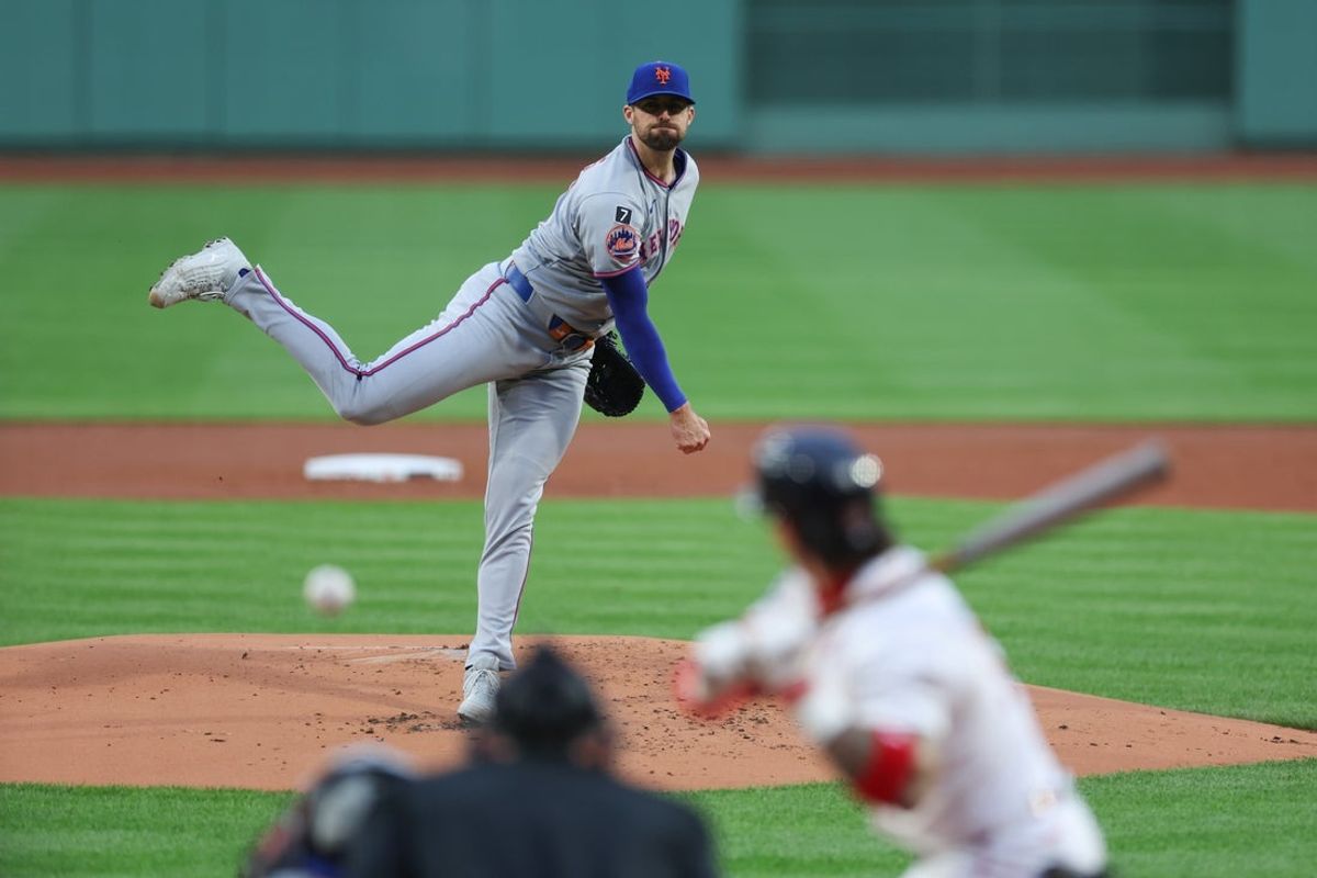 May 20, 2025; Boston, Massachusetts, USA; New York Mets starting pitcher Clay Holmes (35) delivers a pitch during the first inning against the Boston Red Sox at Fenway Park. Mandatory Credit: Paul Rutherford-Imagn Images