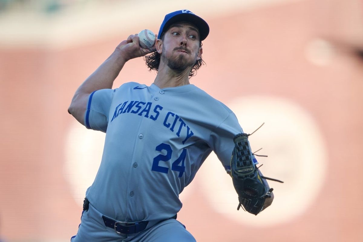 May 20, 2025; San Francisco, California, USA; Kansas City Royals starting pitcher Michael Lorenzen (24) throws a pitch against the San Francisco Giants during the first inning at Oracle Park. Mandatory Credit: Robert Edwards-Imagn Images