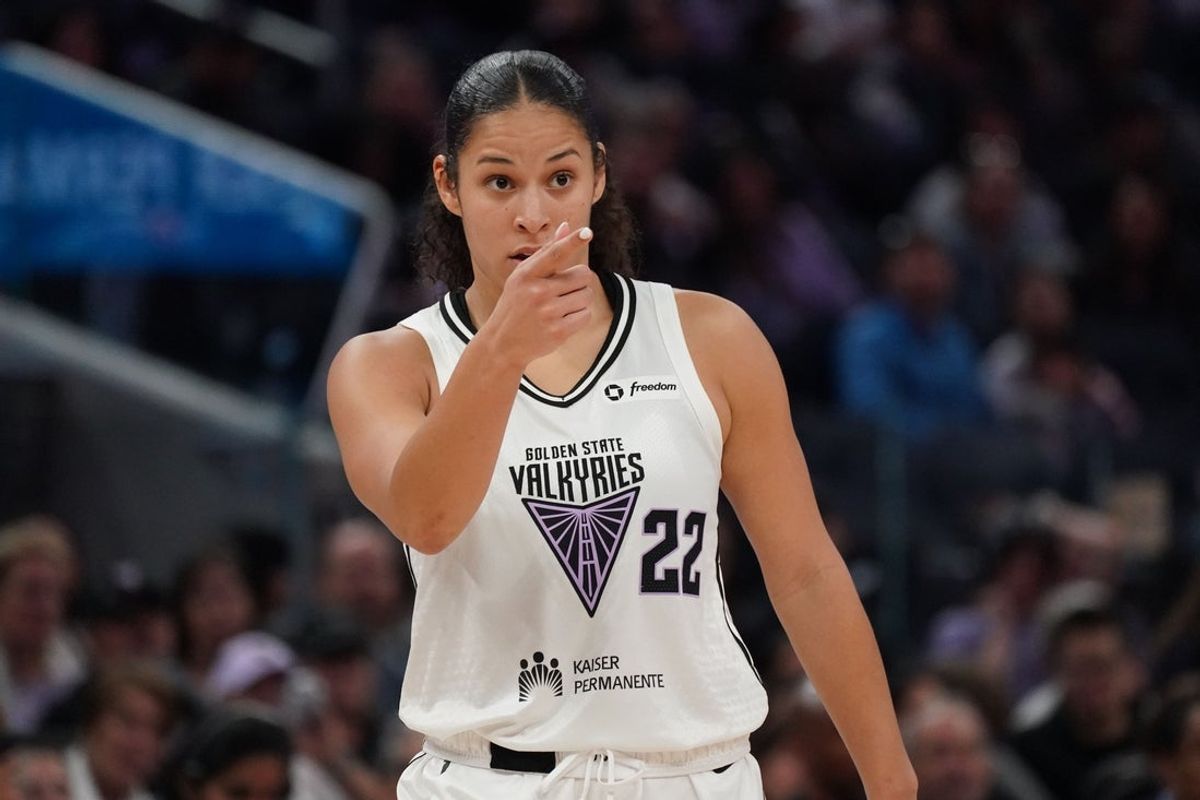 May 21, 2025; San Francisco, California, USA;  Golden State Valkyries guard Veronica Burton (22) signals to a teammate during a game against the Washington Mystics in the fourth quarter at Chase Center. Mandatory Credit: David Gonzales-Imagn Images