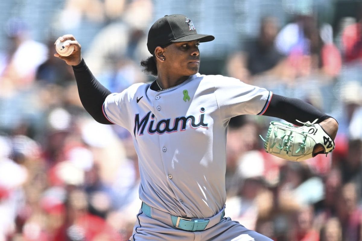 May 25, 2025; Anaheim, California, USA; Miami Marlins starting pitcher Edward Cabrera (27) throws a pitch against the Los Angeles Angels during the second inning at Angel Stadium. Mandatory Credit: Jonathan Hui-Imagn Images