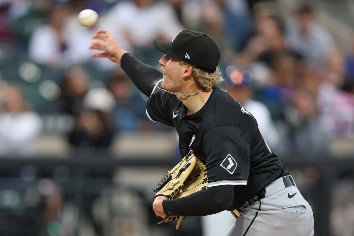 May 27, 2025; New York City, New York, USA; Chicago White Sox starting pitcher Jonathan Cannon (48) delivers a pitch during the first inning against the New York Mets at Citi Field. Mandatory Credit: Vincent Carchietta-Imagn Images