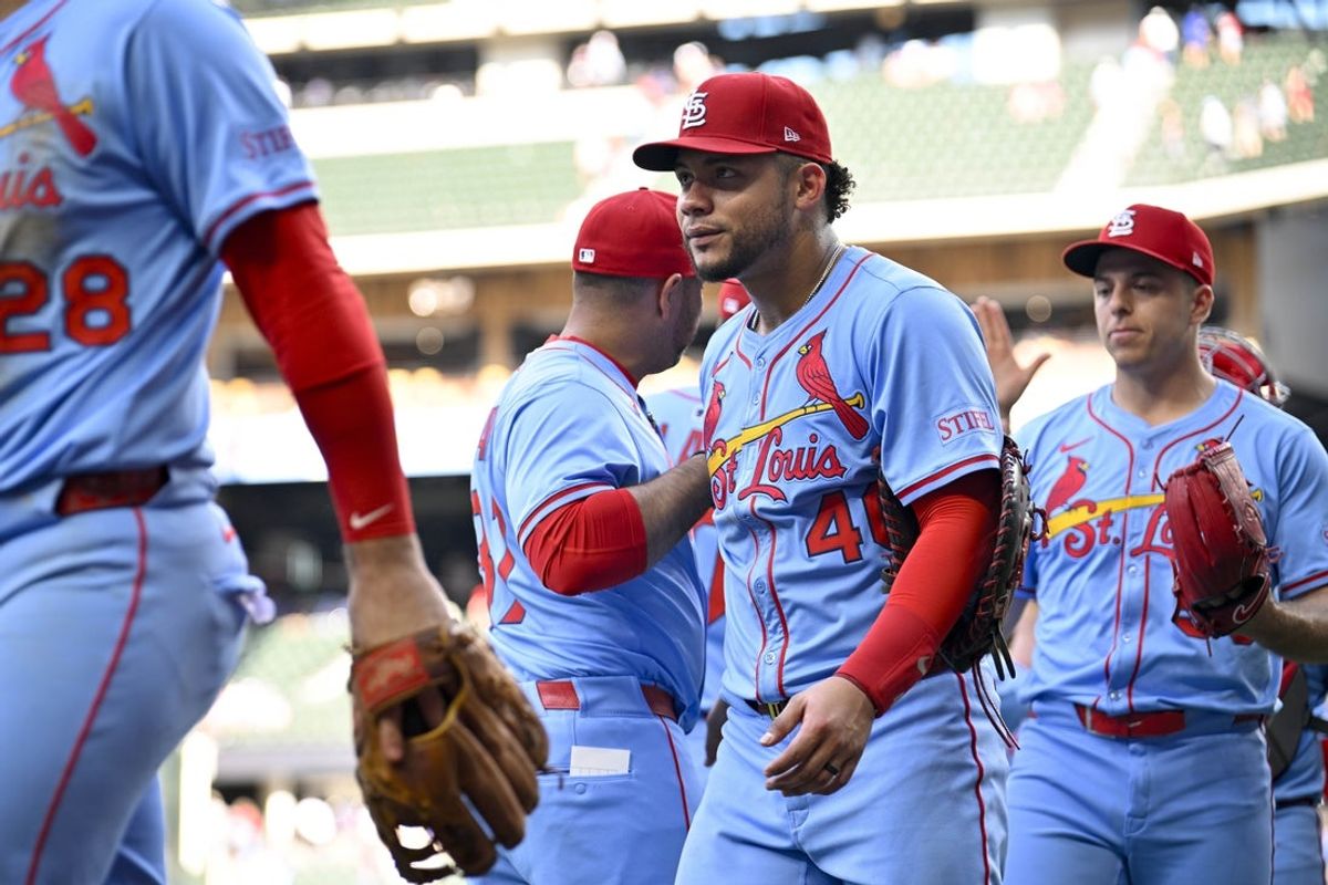 May 31, 2025; Arlington, Texas, USA; St. Louis Cardinals first baseman Willson Contreras (40) celebrates with his teammates after the Cardinals defeat the Texas Rangers at Globe Life Field. Mandatory Credit: Jerome Miron-Imagn Images