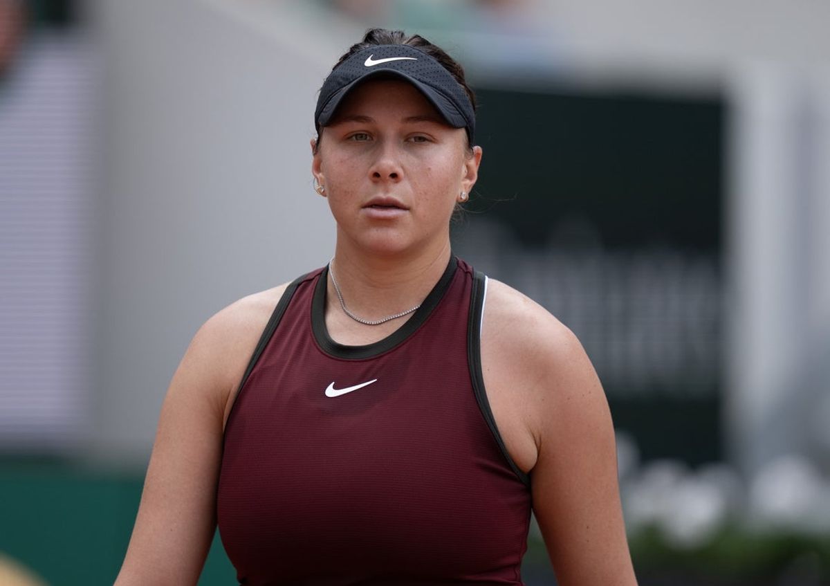 Jun 1, 2025; Paris, FR; Amanda Anisimova of the United States during her match against Aryna Sabalenka on day eight at Roland Garros Stadium. Mandatory Credit: Susan Mullane-Imagn Images