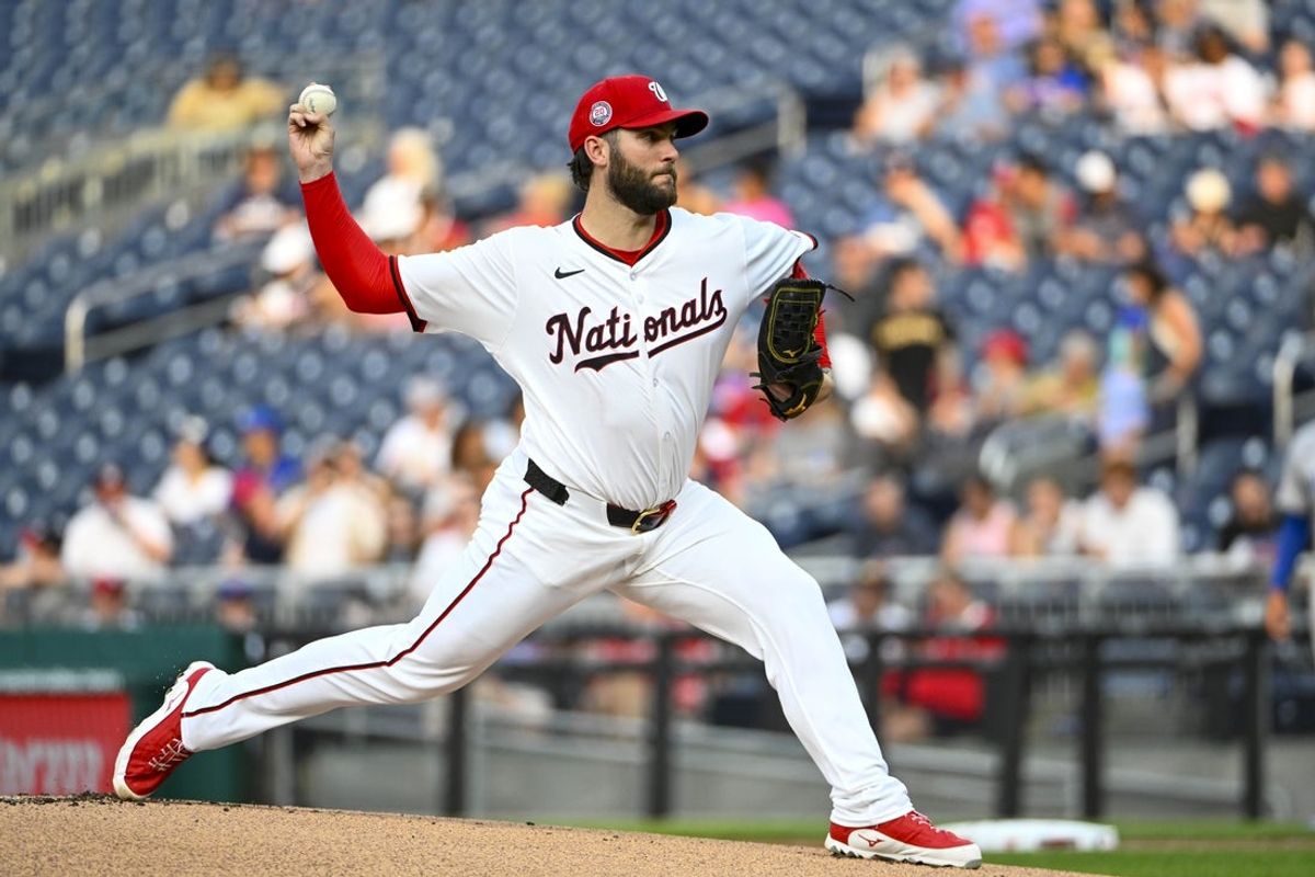 Jun 3, 2025; Washington, District of Columbia, USA; Washington Nationals starting pitcher Trevor Williams (32) throws to the Chicago Cubs during the first inning at Nationals Park. Mandatory Credit: Brad Mills-Imagn Images