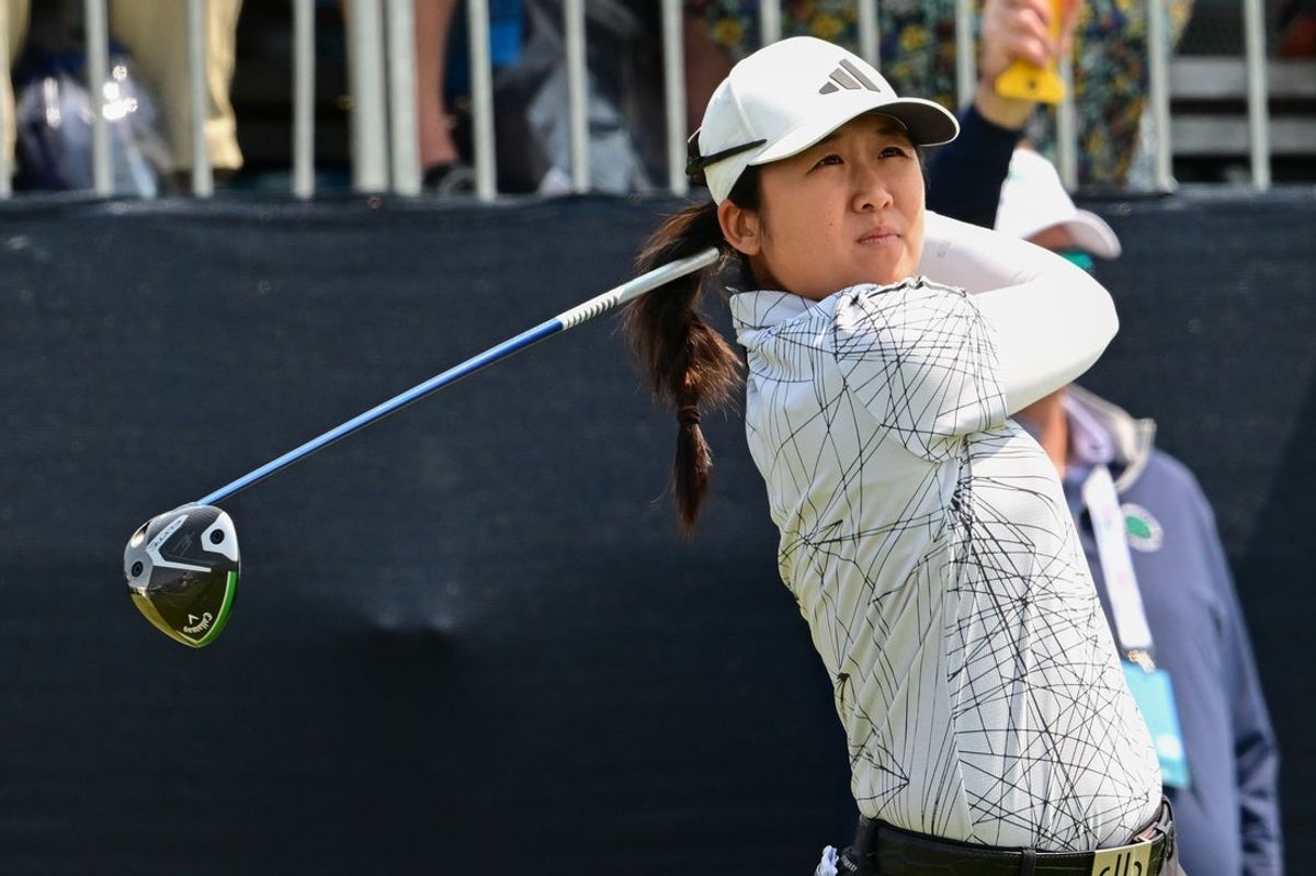 1º de junho de 2025; Erin, Wisconsin, EUA; Jing Yan dá a tacada inicial durante a rodada final do torneio de golfe US Women's Open. Crédito obrigatório: Benny Sieu-Imagn Images