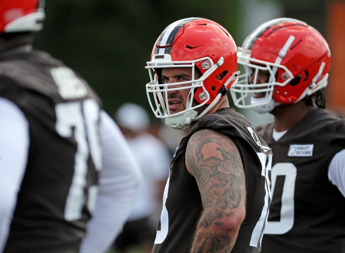 Cleveland Browns offensive tackle Jack Conklin (78) watches from the sideline during practice at NFL minicamp, Tuesday, June 10, 2025, in Berea, Ohio. [Jeff Lange/Beacon Journal]