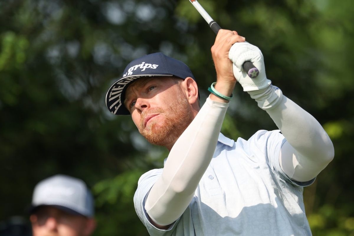 Jun 12, 2025; Oakmont, Pennsylvania, USA; Scott Vincent plays his shot from the first tee during the first round of the U.S. Open golf tournament. Mandatory Credit: Charles LeClaire-Imagn Images