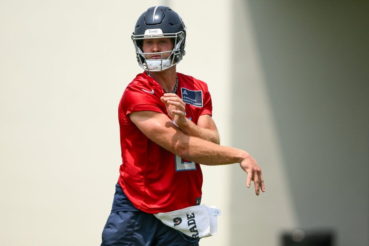 Jun 10, 2025; Nashville, TN, USA; Tennessee Titans quarterback Will Levis (8) throws a pass during minicamp at Nissan Stadium. Mandatory Credit: Steve Roberts-Imagn Images