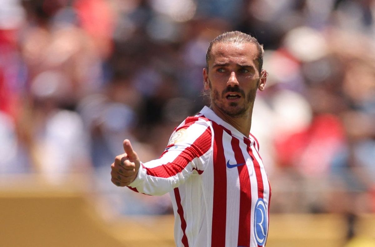[Subscription Customers Only] Jun 15, 2025; Pasadena, California, USA; Atletico Madrid forward Antoine Griezmann (7) reacts during a group stage match of the 2025 FIFA Club World Cup at Rose Bowl Stadium. Mandatory Credit: Daniel Cole-Reuters via Imagn Images