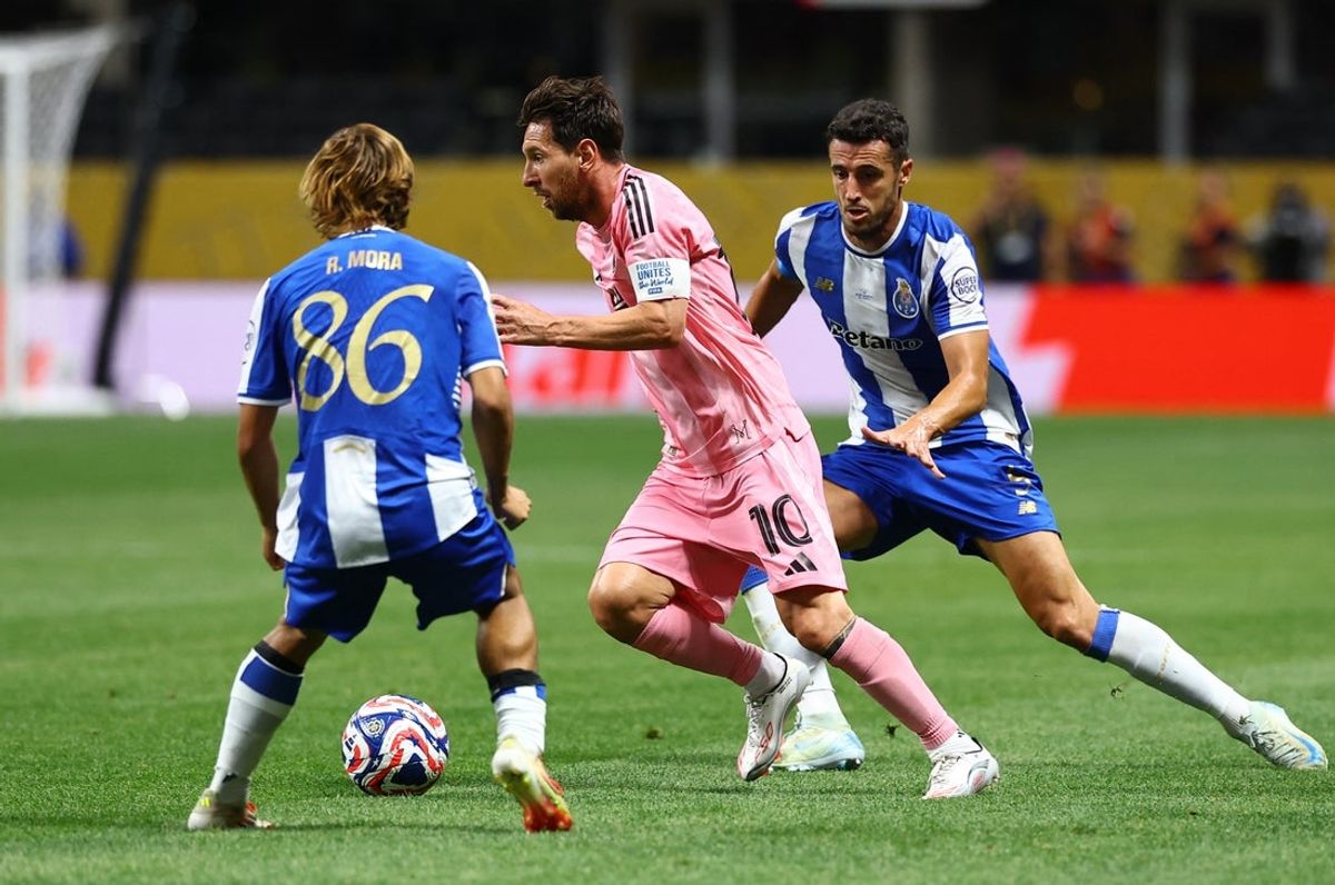 [Subscription Customers Only] Jun 19, 2025; Atlanta, Georgia, USA; Inter Miami CF forward Lionel Messi (10), FC Porto forward Rodrigo Mora (86), FC Porto defender Ivan Marcano (5) battle for the ball during the first half during a group stage match of the 2025 FIFA Club World Cup at Mercedes-Benz Stadium. Mandatory Credit: Kai Pfaffenbach-Reuters via Imagn Images