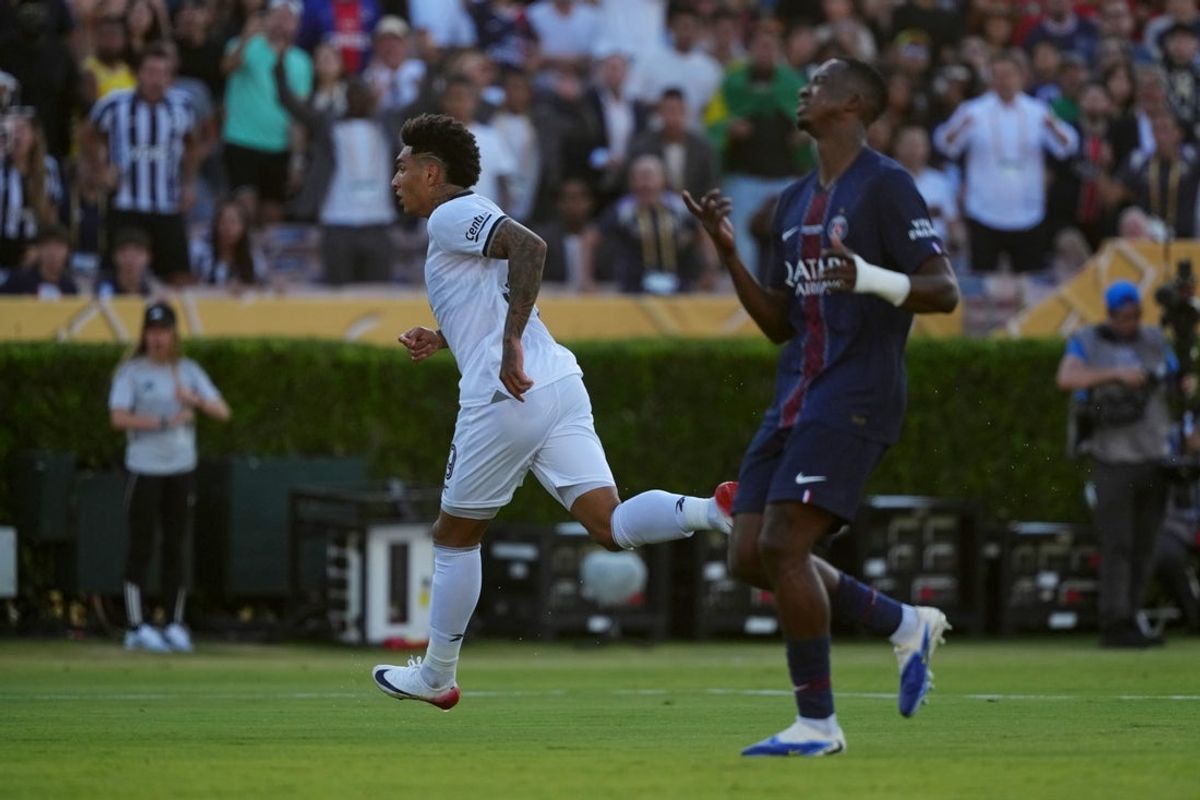 Jun 19, 2025; Pasadena, California, USA; Botafogo forward Jesus Igor (99) scores a goal during the first half Paris Saint-Germain during a group stage match of the 2025 FIFA Club World Cup at Rose Bowl Stadium. Mandatory Credit: Kirby Lee-Imagn Images