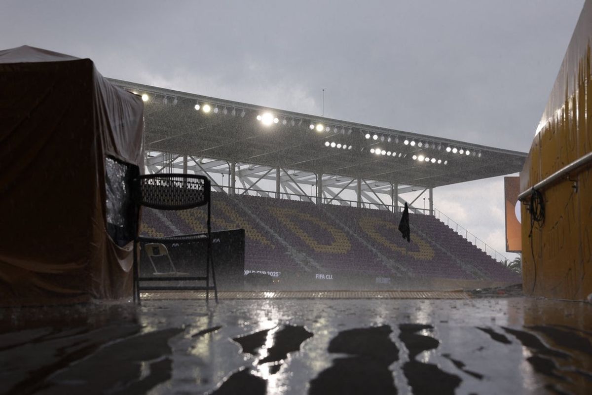 Orlando, Florida, USA; A general view as the bad weather delays the start of the second half between Auckland City FC and SL Benfica during a group stage match of the 2025 FIFA Club World Cup at Inter&Co Stadium. Mandatory Credit: Amanda Perobelli-Reuters via Imagn Images