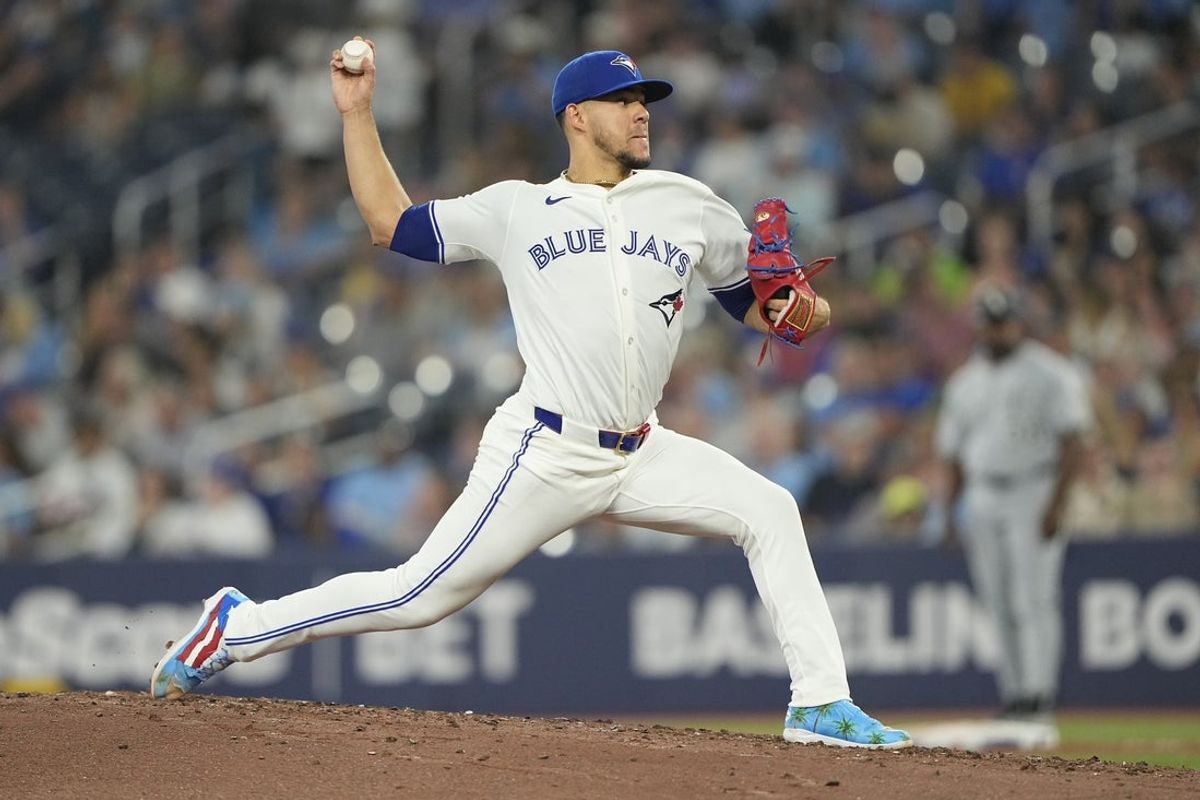 Jun 21, 2025; Toronto, Ontario, CAN; Toronto Blue Jays starting pitcher Jose Berrios (17) pitches to the Chicago White Sox during the third inning at Rogers Centre. Mandatory Credit: John E. Sokolowski-Imagn Images