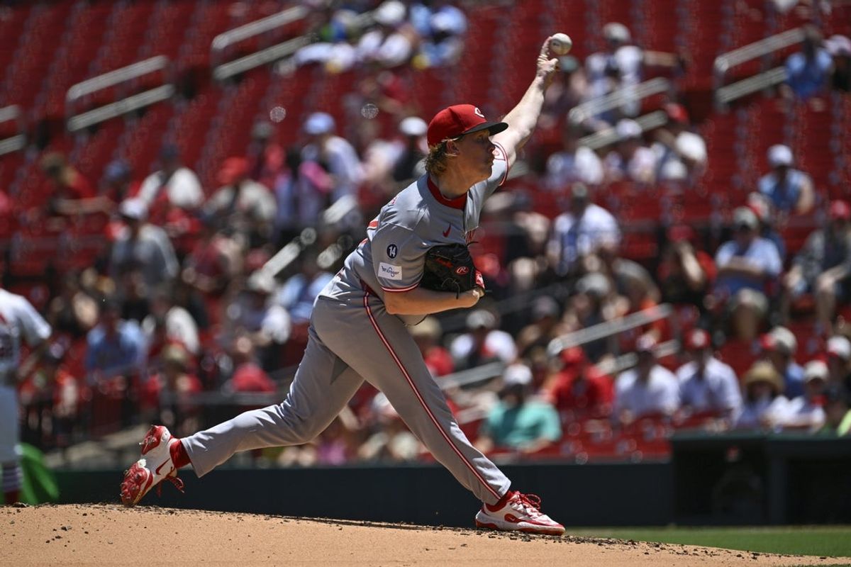 Jun 22, 2025; St. Louis, Missouri, USA; Cincinnati Reds starting pitcher Andrew Abbott (41) delivers a pitch against the St. Louis Cardinals in the first inning at Busch Stadium. Mandatory Credit: Joe Puetz-Imagn Images