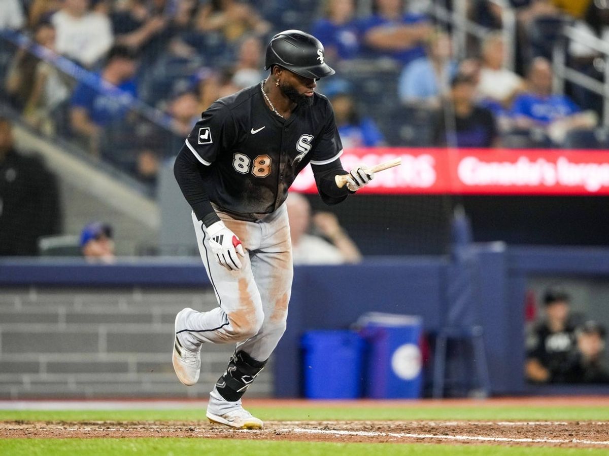 Jun 22, 2025; Toronto, Ontario, CAN; Chicago White Sox outfielder Luis Robert Jr. (88) breaks his bat during the ninth inning in their MLB game against the Toronto Blue Jays at Rogers Centre. Mandatory Credit: Kevin Sousa-Imagn Images