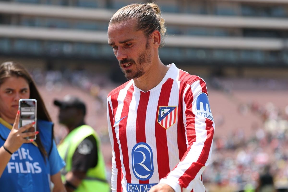Jun 23, 2025; Pasadena, California, USA; Atletico De Madrid forward Antoine Griezmann (7) reacts after the match during a group stage match of the 2025 FIFA Club World Cup at Rose Bowl Stadium. Mandatory Credit: Kiyoshi Mio-Imagn Images