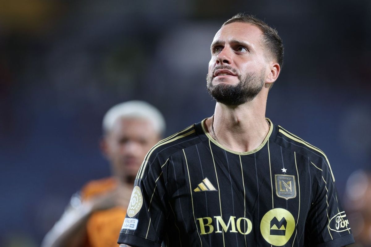 Jun 24, 2025; Orlando, Florida, USA; LAFC defender Maxime Chanot (25) reacts during a group stage match of the 2025 FIFA Club World Cup at Camping World Stadium. Mandatory Credit: Nathan Ray Seebeck-Imagn Images