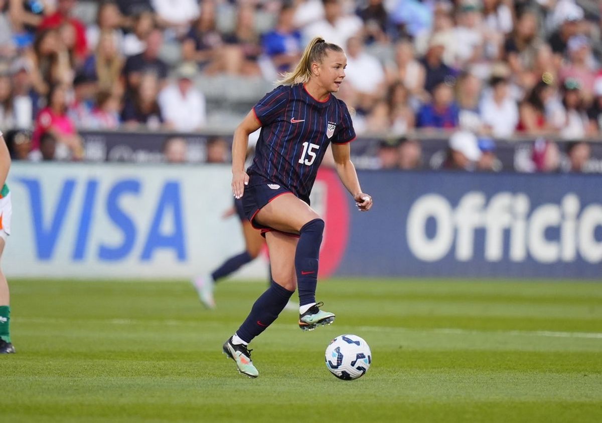 Jun 26, 2025; Commerce City, Colorado, USA; USA midfielder Claire Hutton (15) controls the ball in the first half against the Republic of Ireland at Dick's Sporting Goods Park. Mandatory Credit: Ron Chenoy-Imagn Images