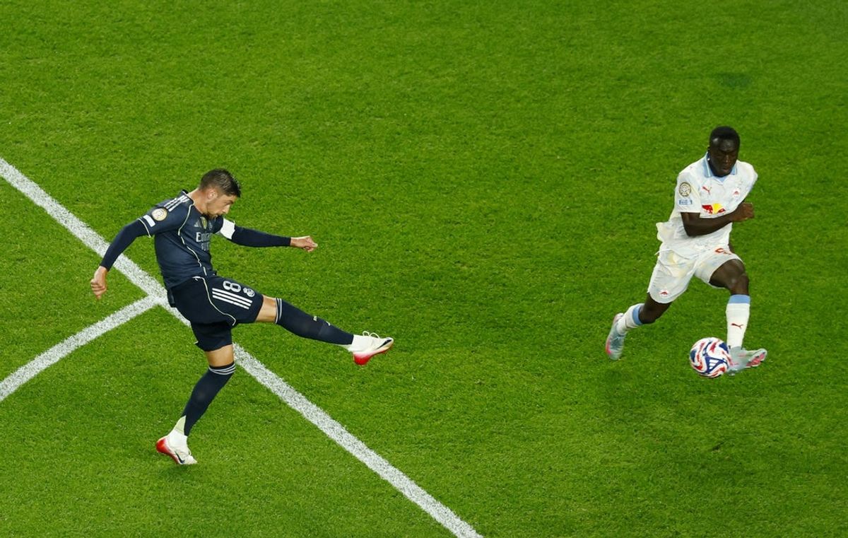 [Subscription Customers Only] Jun 26, 2025; Philadelphia, Pennsylvania, USA; Real Madrid CF midfielder Federico Valverde (8) shoots at goal during a group stage match of the 2025 FIFA Club World Cup at Lincoln Financial Field. Mandatory Credit: Susana Vera-Reuters via Imagn Images