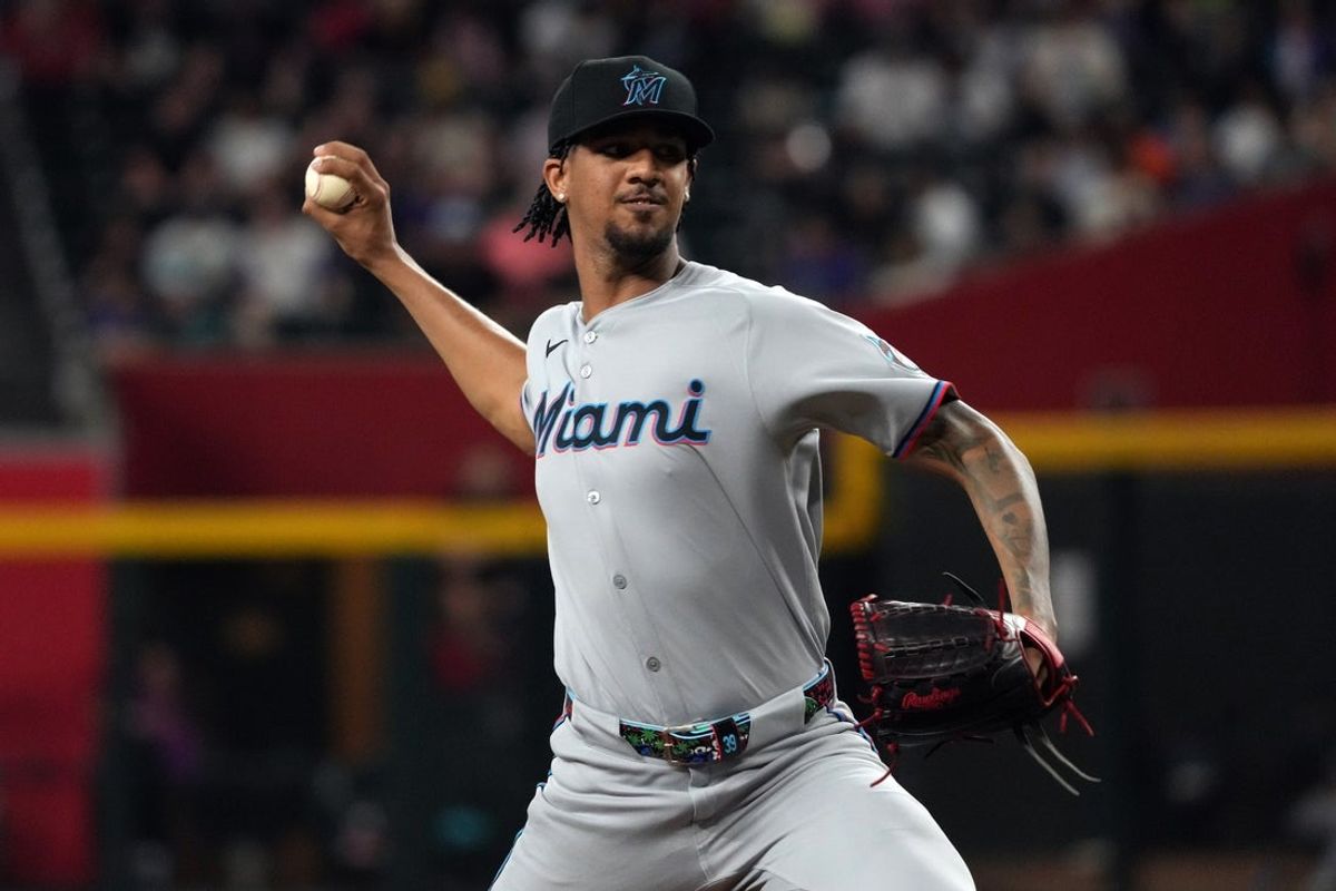 Jun 27, 2025; Phoenix, Arizona, USA; Miami Marlins starting pitcher Eury Pérez (39) delivers a pitch against the Arizona Diamondbacks in the first inning at Chase Field. Mandatory Credit: Rick Scuteri-Imagn Images
