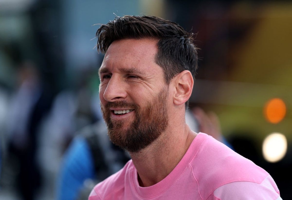 [Subscription Customers Only] Jun 29, 2025; Atlanta, Georgia, USA; Inter Miami CF midfielder Lionel Messi arrives at the stadium before the match during a round of 16 match of the 2025 FIFA Club World Cup at Mercedes-Benz Stadium. Mandatory Credit: Amanda Perobelli-Reuters via Imagn Images