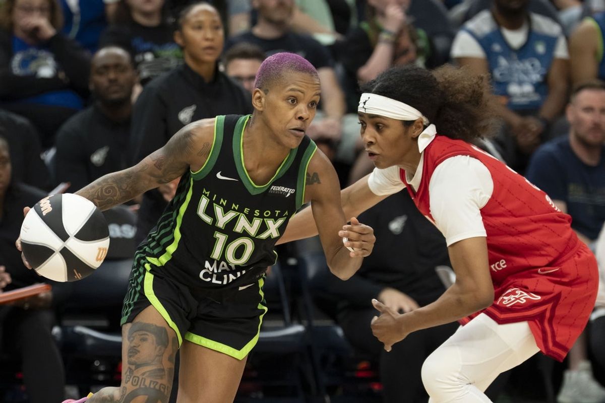 Jul 1, 2025; Minneapolis, Minnesota, USA; Minnesota Lynx guard Courtney Williams (10) drives to the basket against the Indiana Fever in the second half during the Commissioner's Cup final at Target Center. Mandatory Credit: Jesse Johnson-Imagn Images