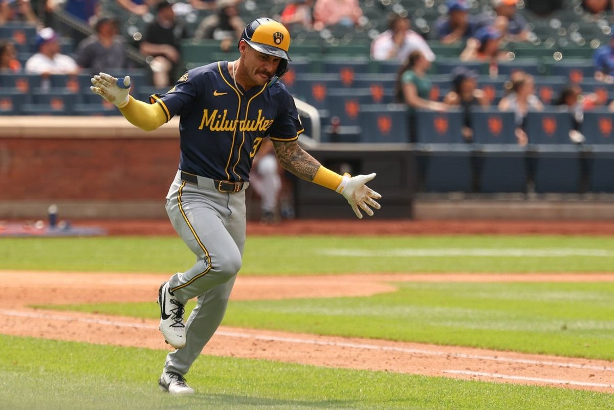 Jul 2, 2025; New York City, New York, USA; Milwaukee Brewers shortstop Joey Ortiz (3) hits a grand slam home run during the sixth inning against the New York Mets at Citi Field. Mandatory Credit: Vincent Carchietta-Imagn Images