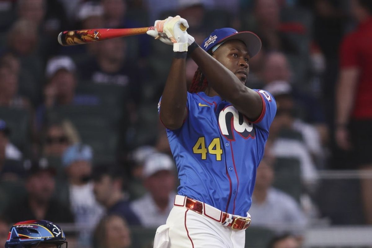 Jul 14, 2025; Atlanta, GA, USA; Pittsburgh Pirates outfielder Oneil Cruz (15) during the 2025 Home Run Derby at Truist Park. Mandatory Credit: Brett Davis-Imagn Images