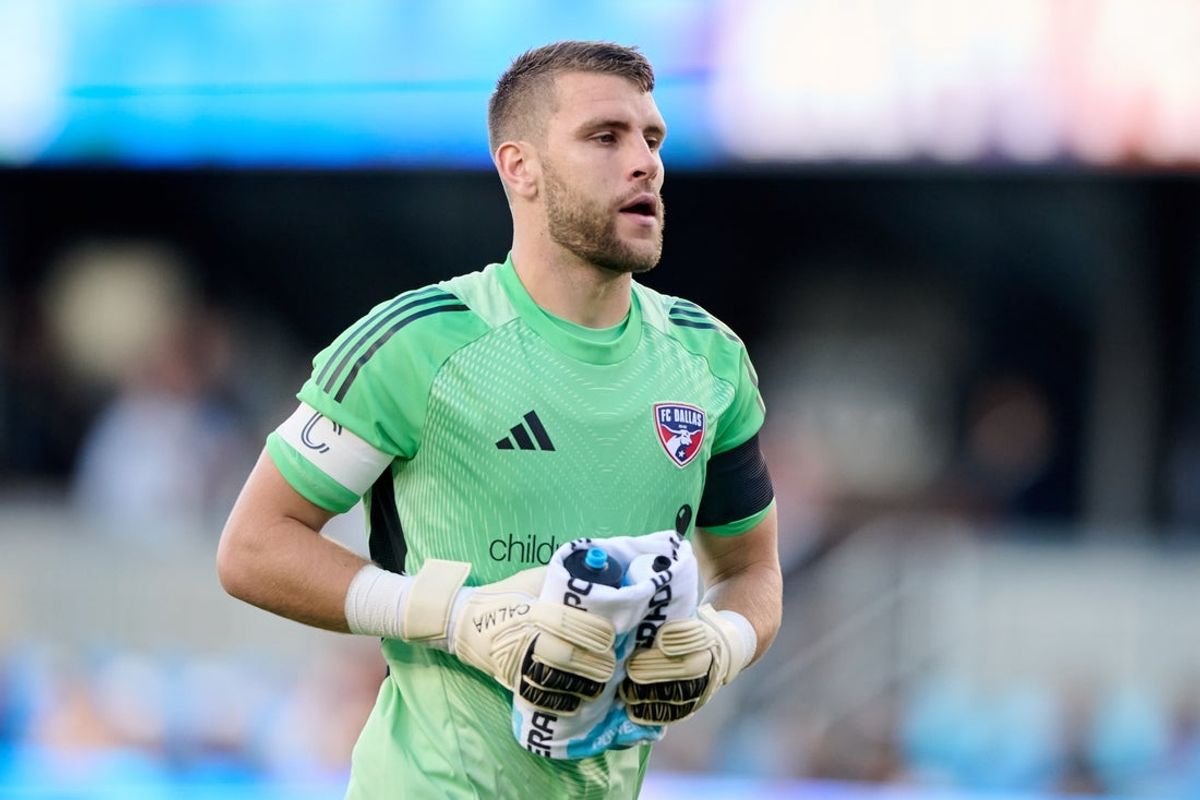 Jul 16, 2025; San Jose, California, USA; FC Dallas goalkeeper Maarten Paes (1) before the start of the first half against the San Jose Earthquakes at PayPal Park. Mandatory Credit: Robert Edwards-Imagn Images