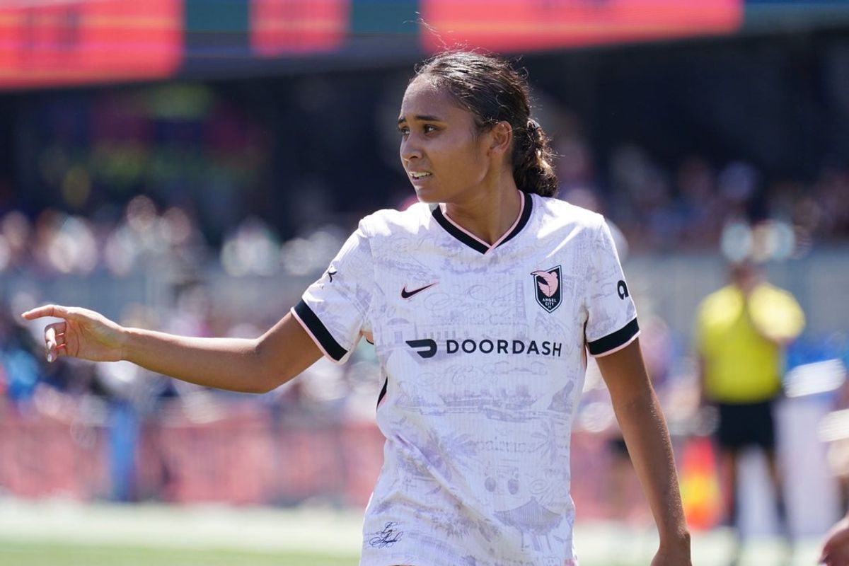 Jul 19, 2025; San Jose, California, USA;  Angel City FC attacker Alyssa Thompson (21) waits for play to resume during the second half against Bay FC at PayPal Park. Mandatory Credit: David Gonzales-Imagn Images
