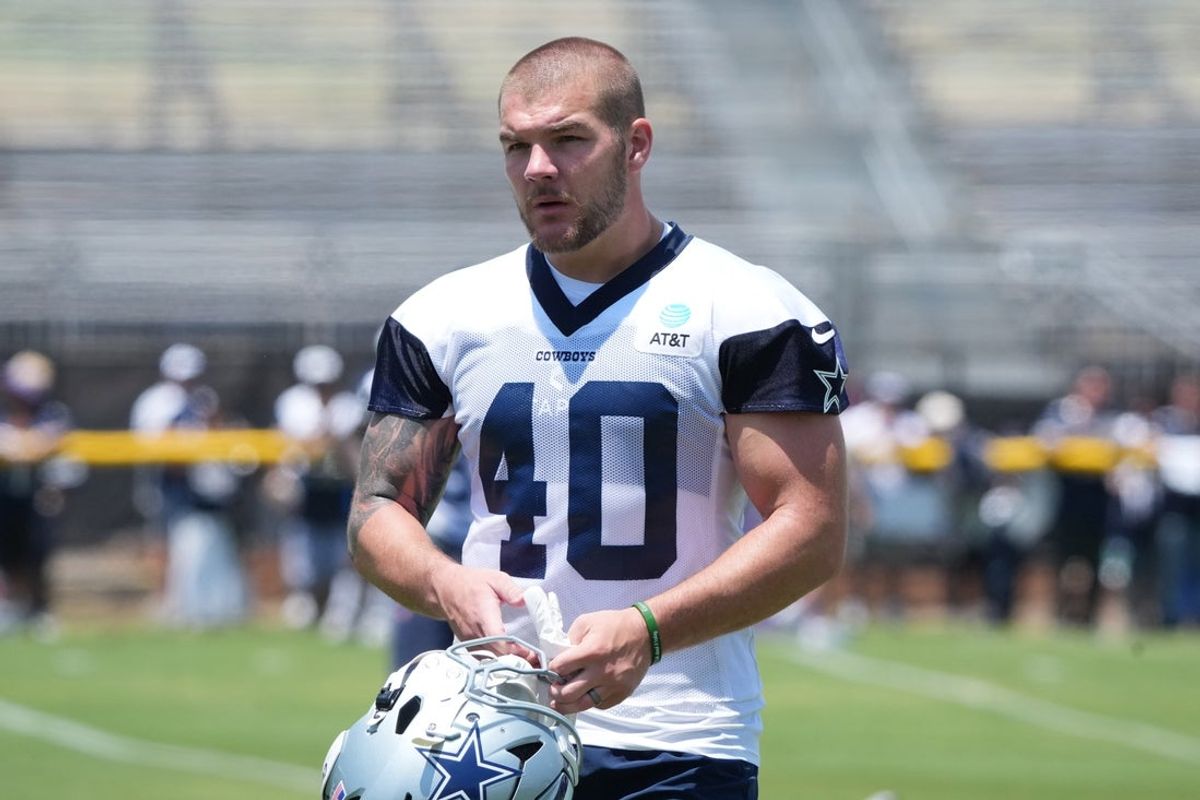 Jul 22, 2025; Oxnard, CA, USA; Dallas Cowboys running back Hunter Luepke (40) during training camp at the River Ridge Fields. Mandatory Credit: Kirby Lee-Imagn Images