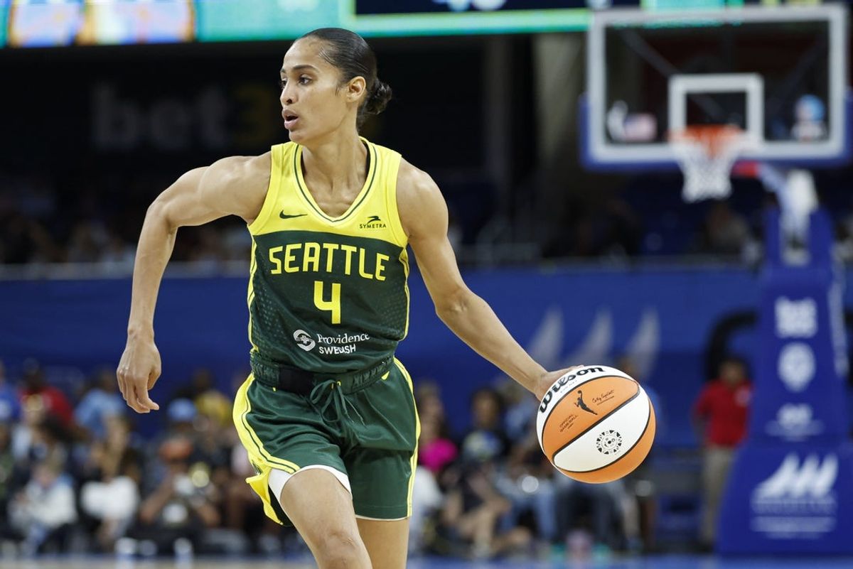 Jul 24, 2025; Chicago, Illinois, USA; Seattle Storm guard Skylar Diggins (4) brings the ball up court against the Chicago Sky during the second half at Wintrust Arena. Mandatory Credit: Kamil Krzaczynski-Imagn Images