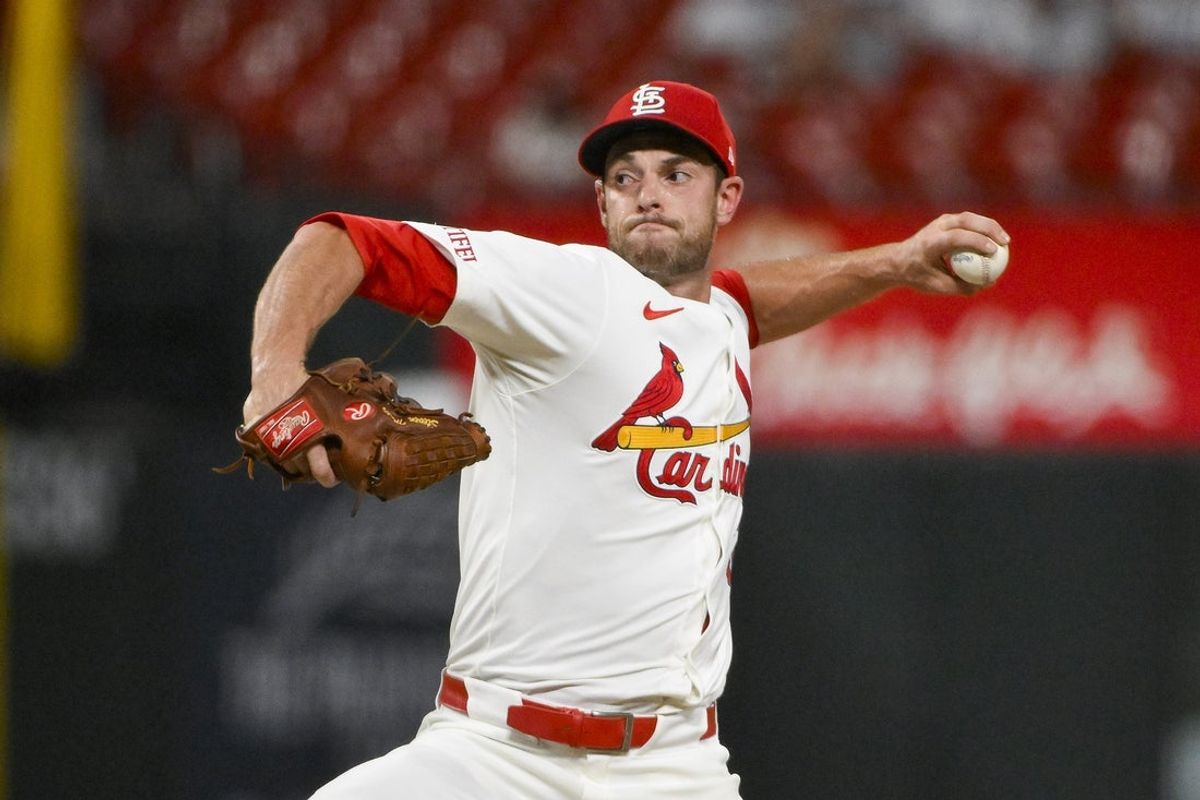 Jul 28, 2025; St. Louis, Missouri, USA;  St. Louis Cardinals relief pitcher Steven Matz (32) pitches against the Miami Marlins during the eighth inning at Busch Stadium. Mandatory Credit: Jeff Curry-Imagn Images