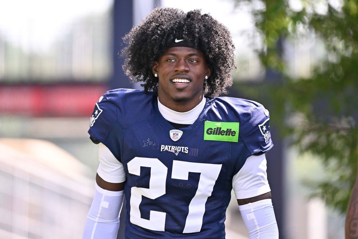 Jul 28, 2025; Foxborough, MA, USA; New England Patriots cornerback Marcellas Dial Jr. (27) heads to the practice fields for training camp at Gillette Stadium. Mandatory Credit: Eric Canha-Imagn Images