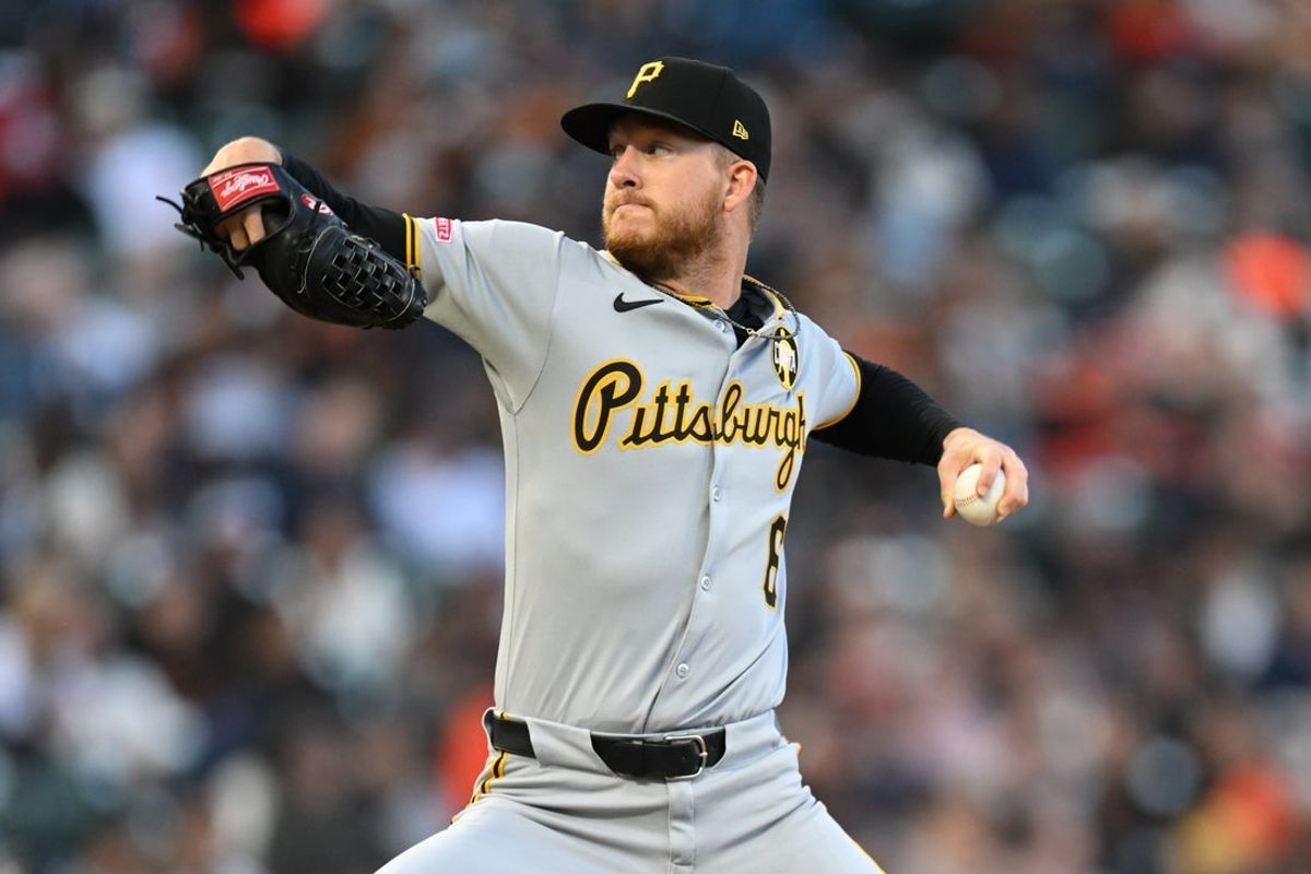 Jul 29, 2025; San Francisco, California, USA; Pittsburgh Pirates starting pitcher Bailey Falter (6) throws against the San Francisco Giants during the third inning at Oracle Park. Mandatory Credit: Eakin Howard-Imagn Images