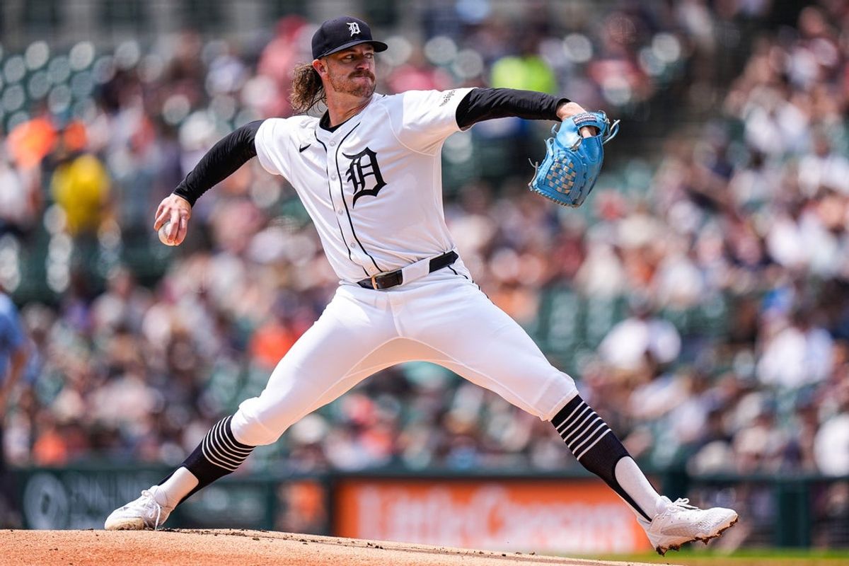 Detroit Tigers pitcher Chris Paddack (40) delivers a pitch against Arizona Diamondbacks during the first inning at Comerica Park in Detroit on Wednesday, July 30, 2025.