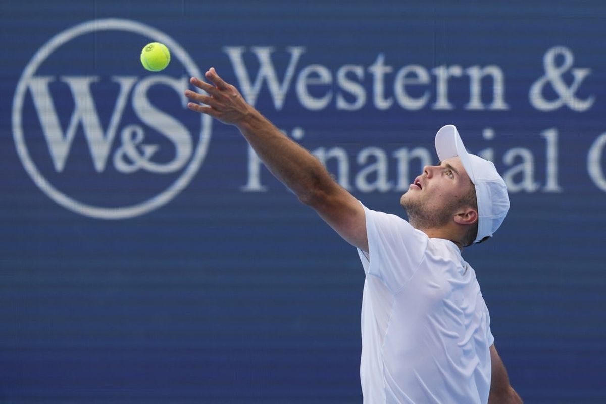 Aug 5, 2025; Cincinnati, OH, USA; Aug 5, 2025; Cincinnati, OH, USA; Arthur Fery (GBR) serves against Zachary Svajda (USA) during the Cincinnati Open at the Lindner Family Tennis Center. Mandatory Credit: Aaron Doster-Imagn Images