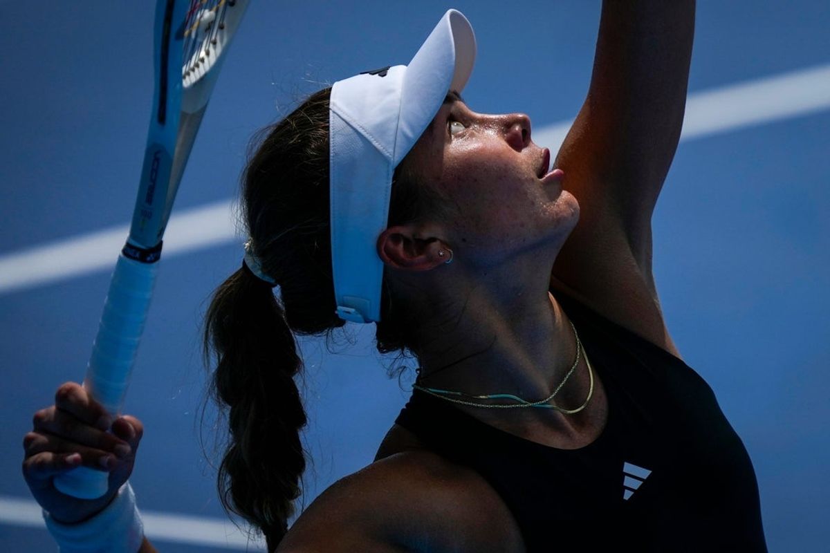 Iva Jovic serves in the Cincinnati Open third-round match with Barbora Krejcikova at the Lindner Family Tennis Center in Mason, Ohio, on Tuesday, Aug. 12, 2025. Krejcikova won, 6-4, 3-6, 6-2.