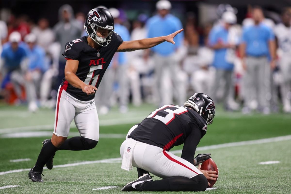 Aug 15, 2025; Atlanta, Georgia, USA; Atlanta Falcons place kicker Younghoe Koo (6) kicks a field goal against the Tennessee Titans in the second quarter at Mercedes-Benz Stadium. Mandatory Credit: Brett Davis-Imagn Images