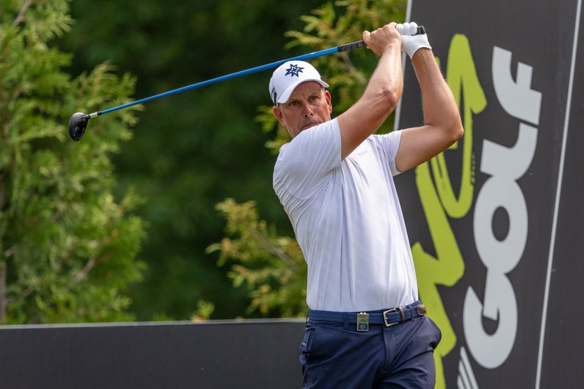 Aug 16, 2025; Indianapolis, IN, United States; Henrik Stenson of Majestics GC tees off on the 4th hole during the second round of LIV Golf Indianapolis. Mandatory Credit: Marc Lebryk-Imagn Images