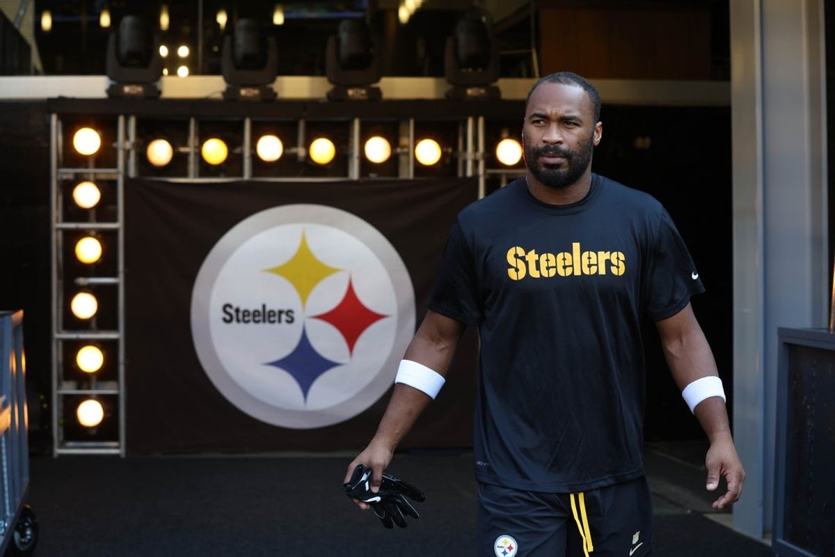Aug 16, 2025; Pittsburgh, Pennsylvania, USA;  Pittsburgh Steelers wide receiver Robert Woods (16) takes the field to warm up before the game against the Tampa Bay Buccaneers at Acrisure Stadium. Mandatory Credit: Charles LeClaire-Imagn Images