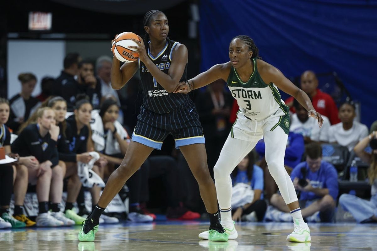 Aug 19, 2025; Chicago, Illinois, USA; Seattle Storm forward Nneka Ogwumike (3) defends against Chicago Sky center Elizabeth Williams (1) during the second half at Wintrust Arena. Mandatory Credit: Kamil Krzaczynski-Imagn Images
