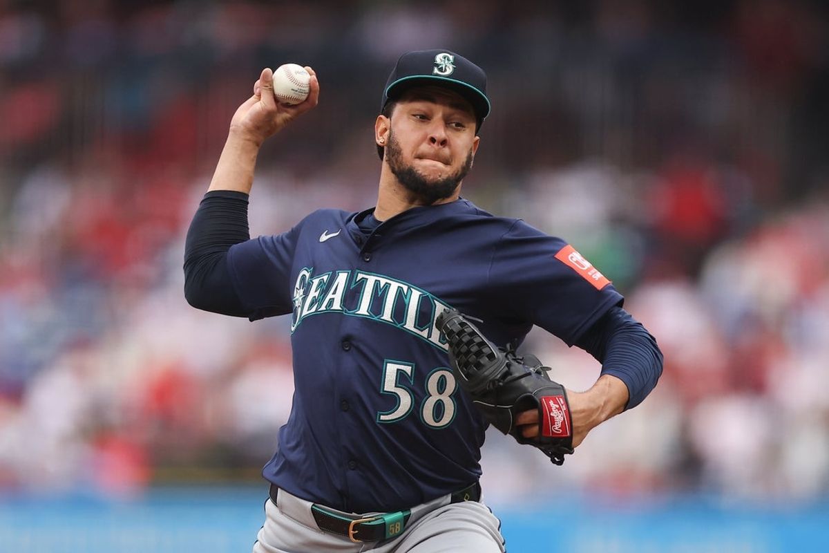 Aug 20, 2025; Philadelphia, Pennsylvania, USA; Seattle Mariners pitcher Luis Castillo (58) throws a pitch during the second inning against the Philadelphia Phillies at Citizens Bank Park. Mandatory Credit: Bill Streicher-Imagn Images
