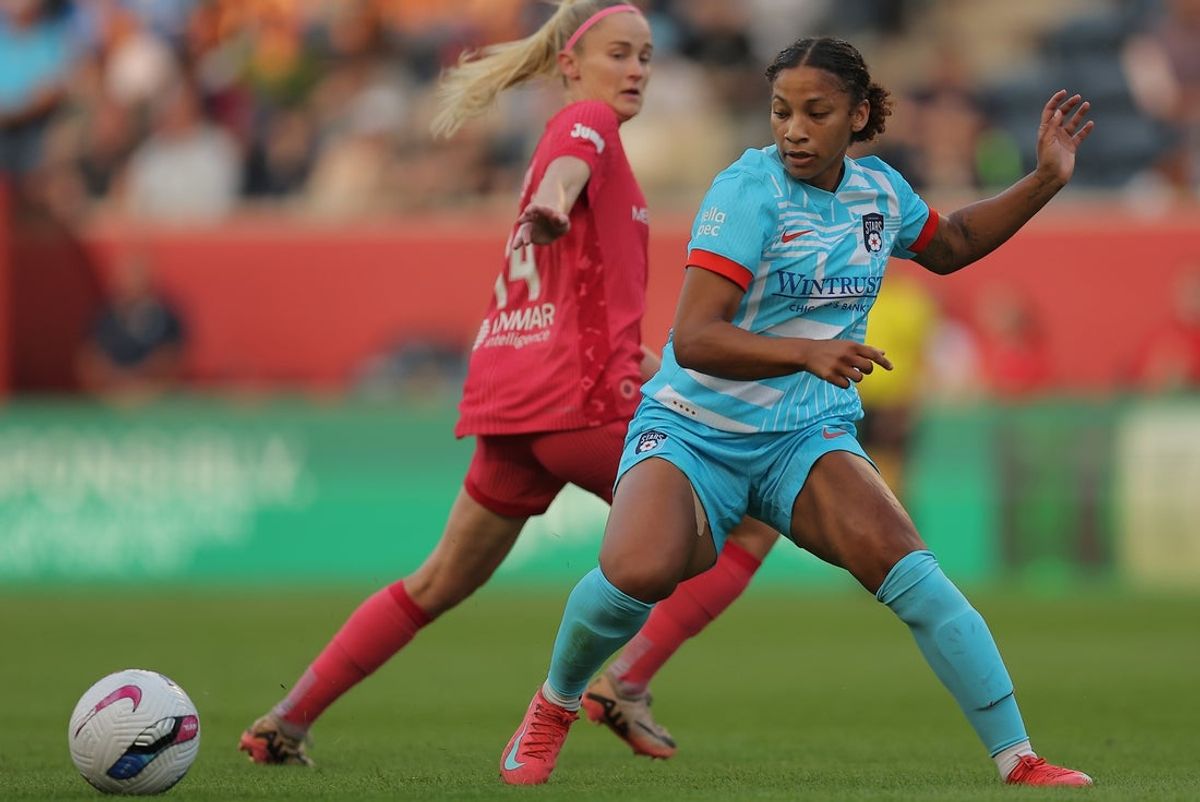 Aug 22, 2025; Bridgeview, Illinois, USA; Chicago Stars FC midfielder Leilanni Nesbeth (13) controls the ball during the first half of a match against the North Carolina Courage at SeatGeek Stadium. Mandatory Credit: Melissa Tamez-Imagn Images
